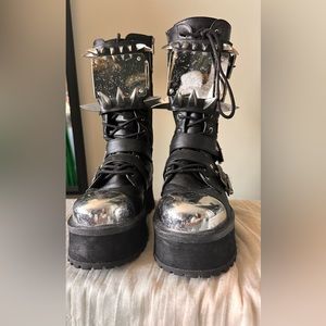 Demonia GRAVEDIGGER-250 Platform Boots
